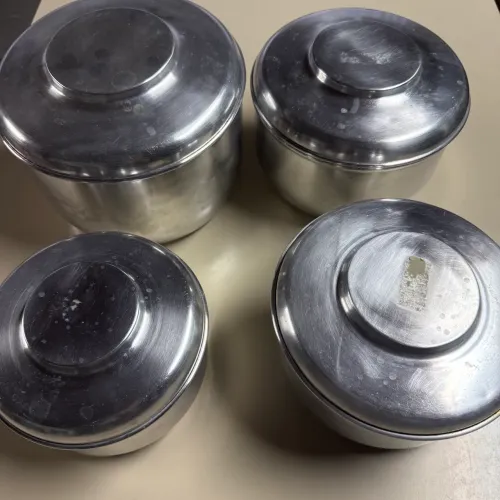 Jogo mantimentos 4 latas aluminio com amassados