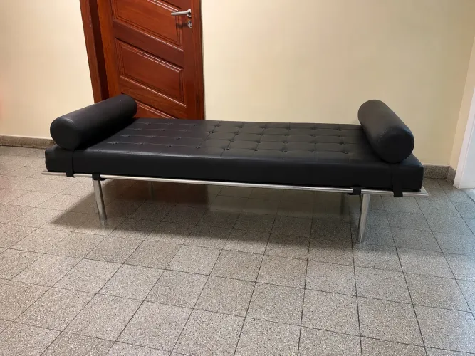Chaise Barcelona Preta em Corino !! PRA SAIR HOJE !!