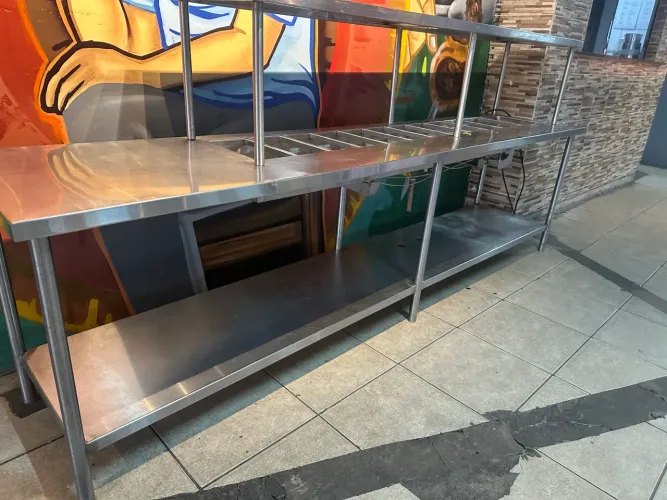 Mesa de self service