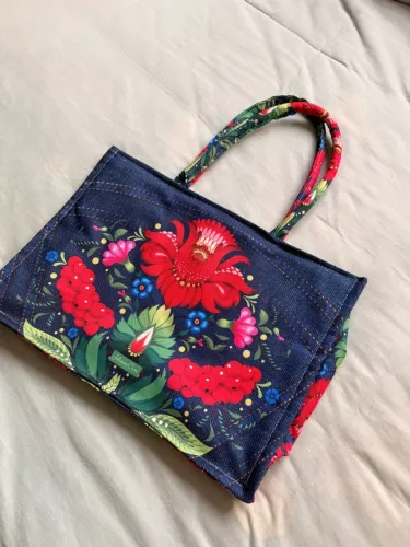 bolsa da Juliana Curi