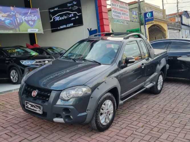 Fiat Strada Adv. Ext. 1.8 Locker Dual.flex CE 2012