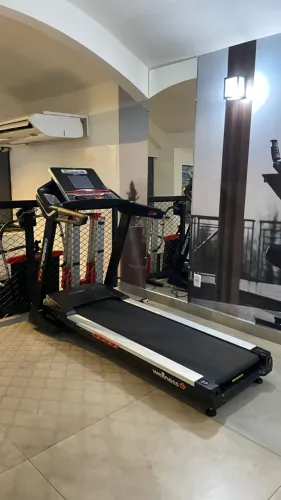 M- ESTEIRA ERGOMÉTRICA ELÉTRICA, QUALIDADE PROFISSIONAL. PREÇO DE OPORTUNIDADE!!!!