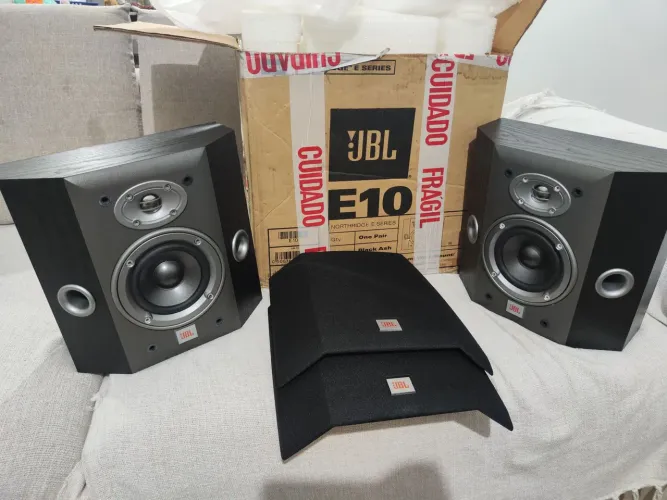 Par caixas JBL E10 novas! 