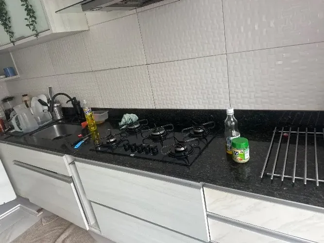 Bancada de cozinha uns 4 metros aprox 