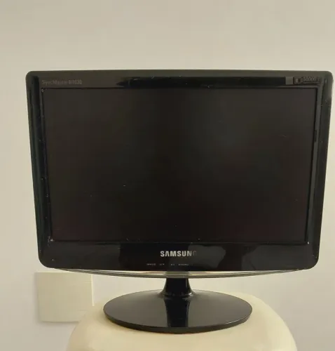 Monitor 15"