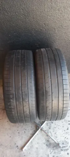 Pneu 215/55/17 Continental (2 unidades)