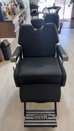 Cadeira para Barbeiro Marri