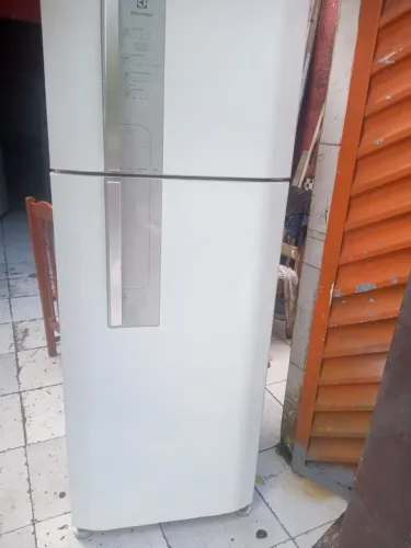 Geladeira Electrolux, frost free top