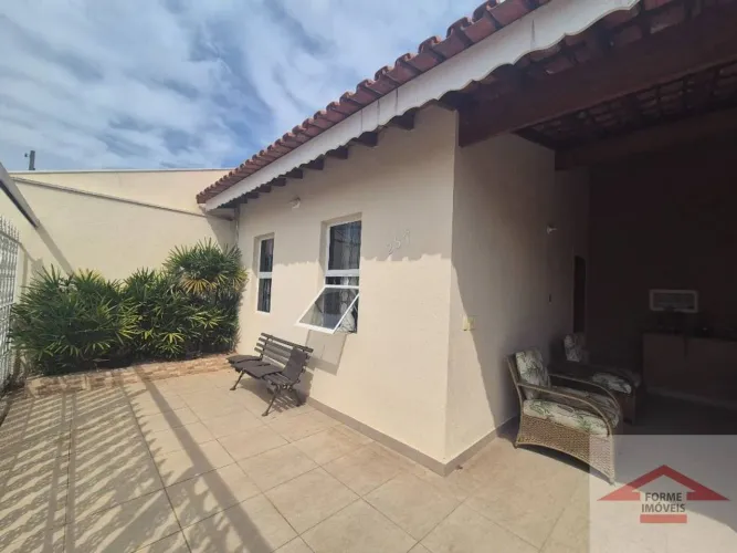 Casa com 3 dormitórios (1 suíte) à venda, 150 m² por R$ 830.000 - Parque da Represa - Jund