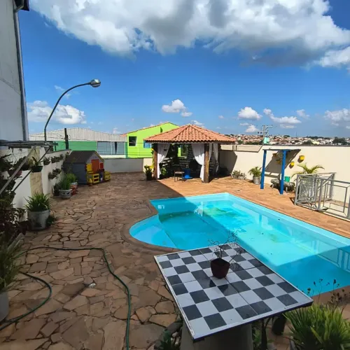 CASA À VENDA NO CENTRO  CONFORTO, LAZER E UMA VISTA INCRÍVEL!