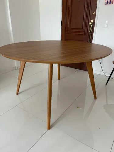 Vendo Mesa de Jantar Square Redonda Tampo Louro Freijó - 1,35m