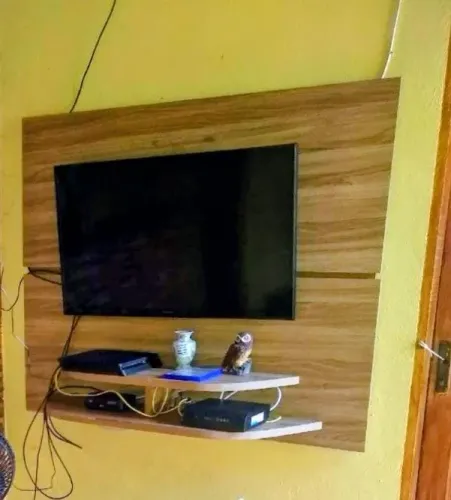 Rack painel de TV serve até 50 polegadas 
