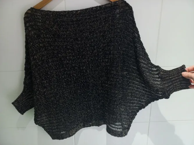 Blusa transparente e brilhante 