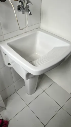 Tanque de louça com coluna Icasa 32 L