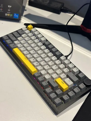 Teclado AJAZZ AK820 | Switch Yellow Mecânico + Caixa