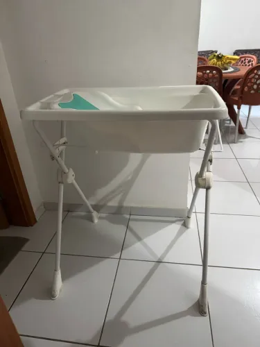 Banheira Infantil com Tripé + Redutor de Banho para Bebê Usada