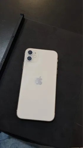iPhone 11 - 128GB Branco, Face ID ok, tudo funcionando