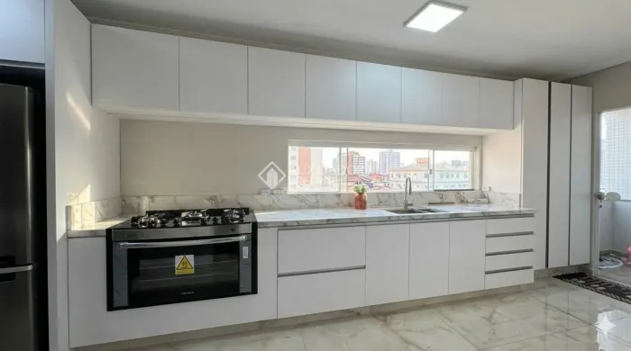 Apartamento 2 Dormitórios, 1 Suíte, Semi Mobiliado com Closet para Locação no Centro de Pa