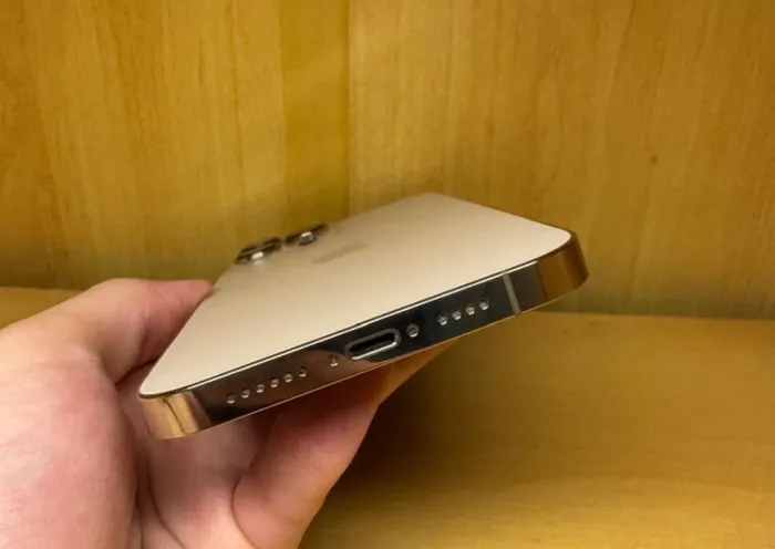 Vendo IPhone 13 Pro Max Dourado