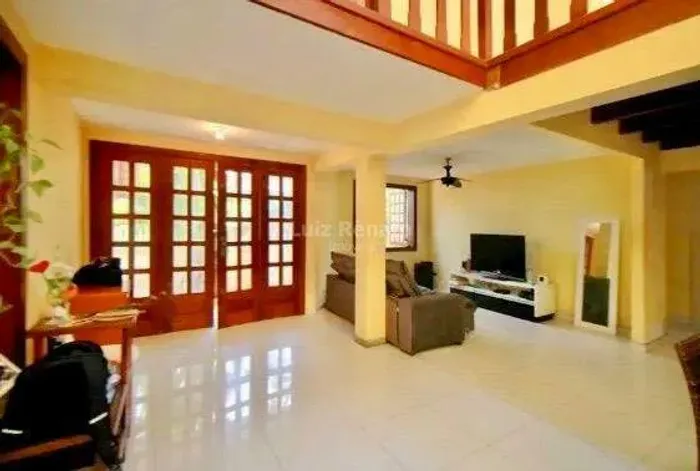Casa à venda no bairro Santa Lúcia