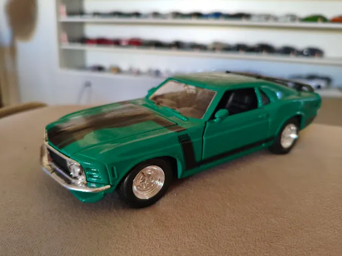 Miniatura Mustang Boss - 1:24