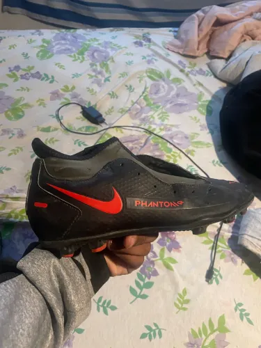 Chuteira Nike phanton , número 37