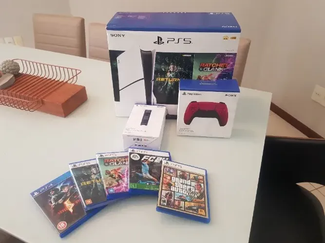 PlayStation 5 (PS5) Slim 1 TB midia fisica com 2 controles e carregador Sony