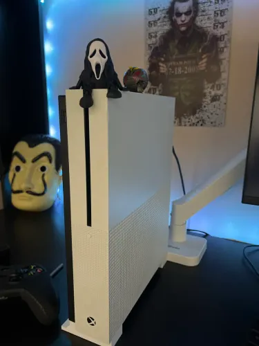Vendo Xbox one s com controle e pés 2020