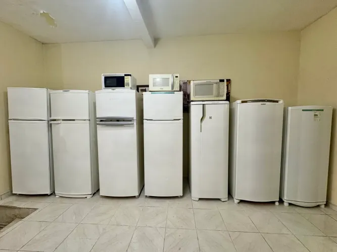 Geladeira duplex , geladeira pequena 