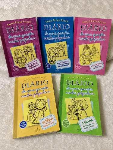 Coleção de livros diário de uma garota nada popular- 1 ao 5- usado em ótimo estado