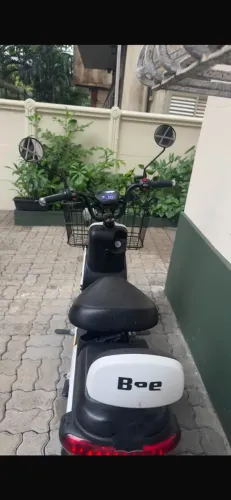 Scooter elétrica Bee 2023