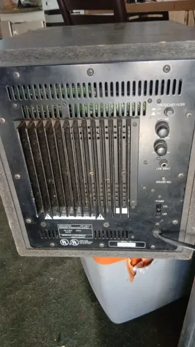 Caixa de som amplificada