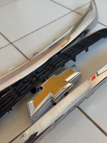Grade + emblema ORIGINAL - S-10 LTZ 2022 a 2024
