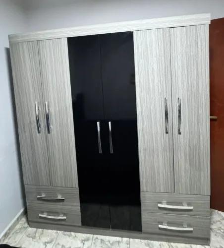 Guarda roupa 3 portas 1,80 de largura x 2,03 de altura