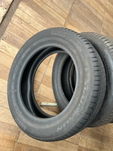 Vende -se pneus 225/60/18