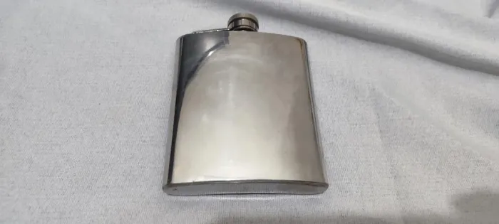 cantil de bolso (whiskeira) de aço inoxidável da Stainless Steel, com capacidade de 6 oz (