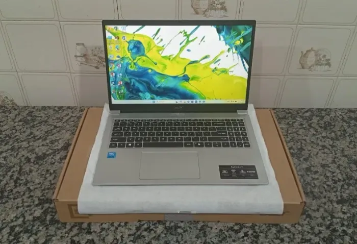 Acer i3 Octa Core - 8GB - 128GB - NOVO