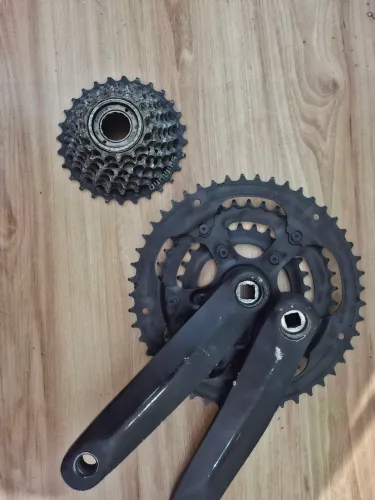 Catraca shimano 7v e pedivela 3v