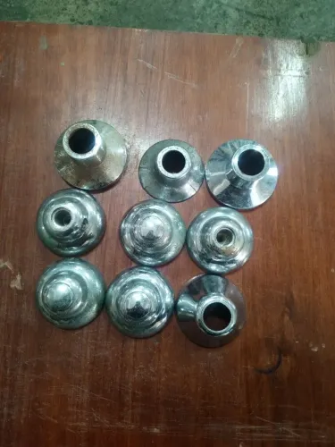 Canopla Acabamento Cromado para Corrimão Guarda Corpo / Calota Central Roda Antiga - Usado