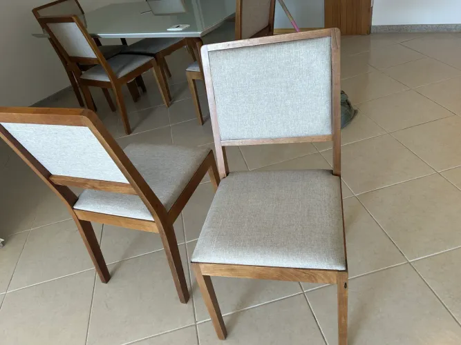 Vendo 6 Cadeiras de madeira com linho creme tramando