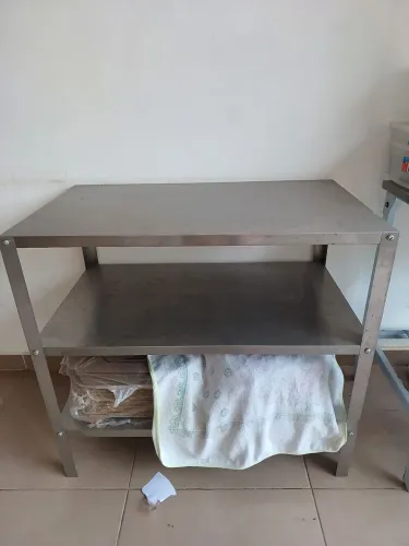 Mesa inox três prateleiras