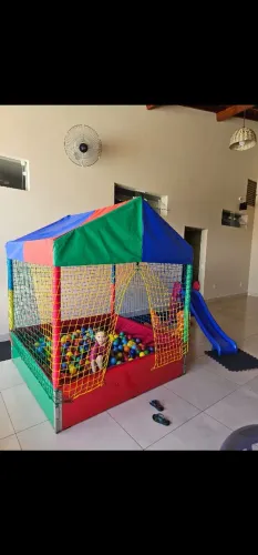 Casinha de bolinhas 1.5 x 1.5m