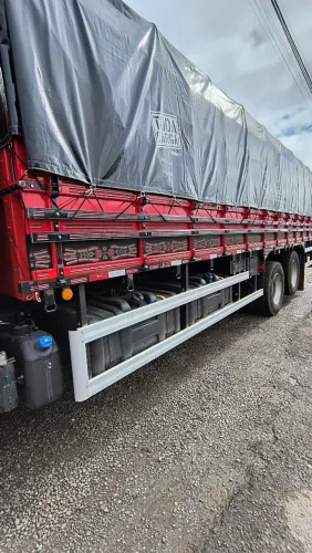 Carroceria graneleiro Semi Nova, em Ótimo estado
