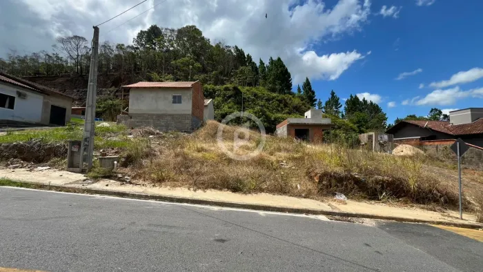 Terreno à venda no bairro Caixa d'Água - Guaramirim/SC
