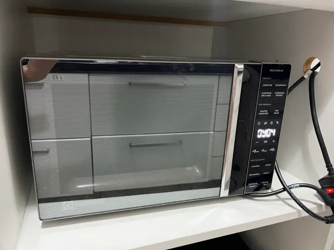 Micro-ondas Electrolux 23L Prata