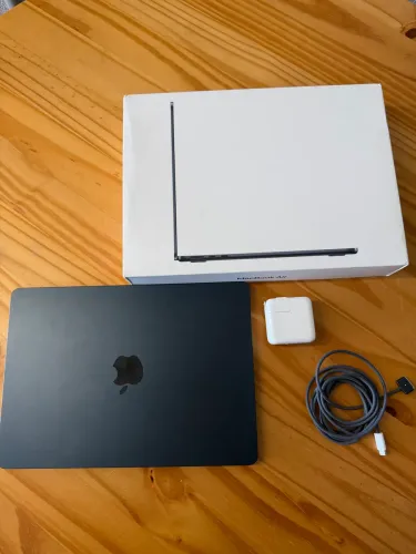 MACBOOK M2