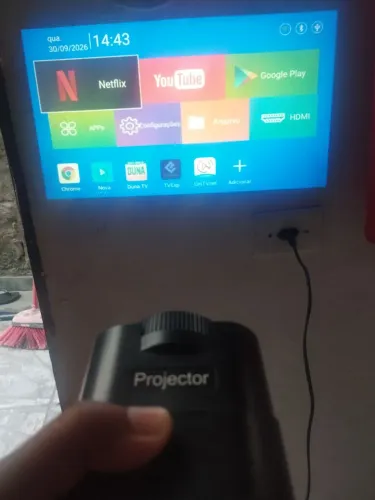 Vende-se Projetor HY350 mini