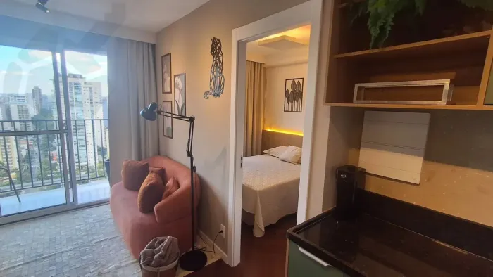 LOCAÇÃO * TOTALMENTE MOBILIADO E DECORADO * 1 SUÍTE * SEM VAGA DE GARAGEM