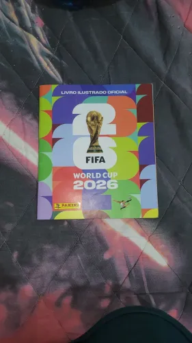 Álbum da copa capa mole 2026 incompleto com 189 figurinhas coladas