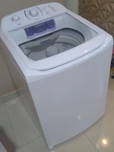 Máquina de lavar roupas Electrolux 16kg de uso particular